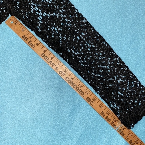 TO THE MAX floral crocheted long sleeve stretchy top size M - Picture 7 of 7